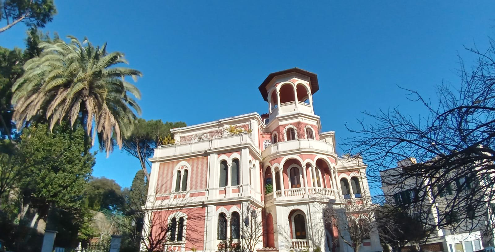 Alla scoperta architettonica di Monteverde 